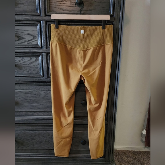 Vuori Ribbed Studio Dark Mustard Golden leggings - Picture 12 of 12